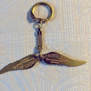 Robin’s Jeans gold keychain older been sitting in drawer gold color works